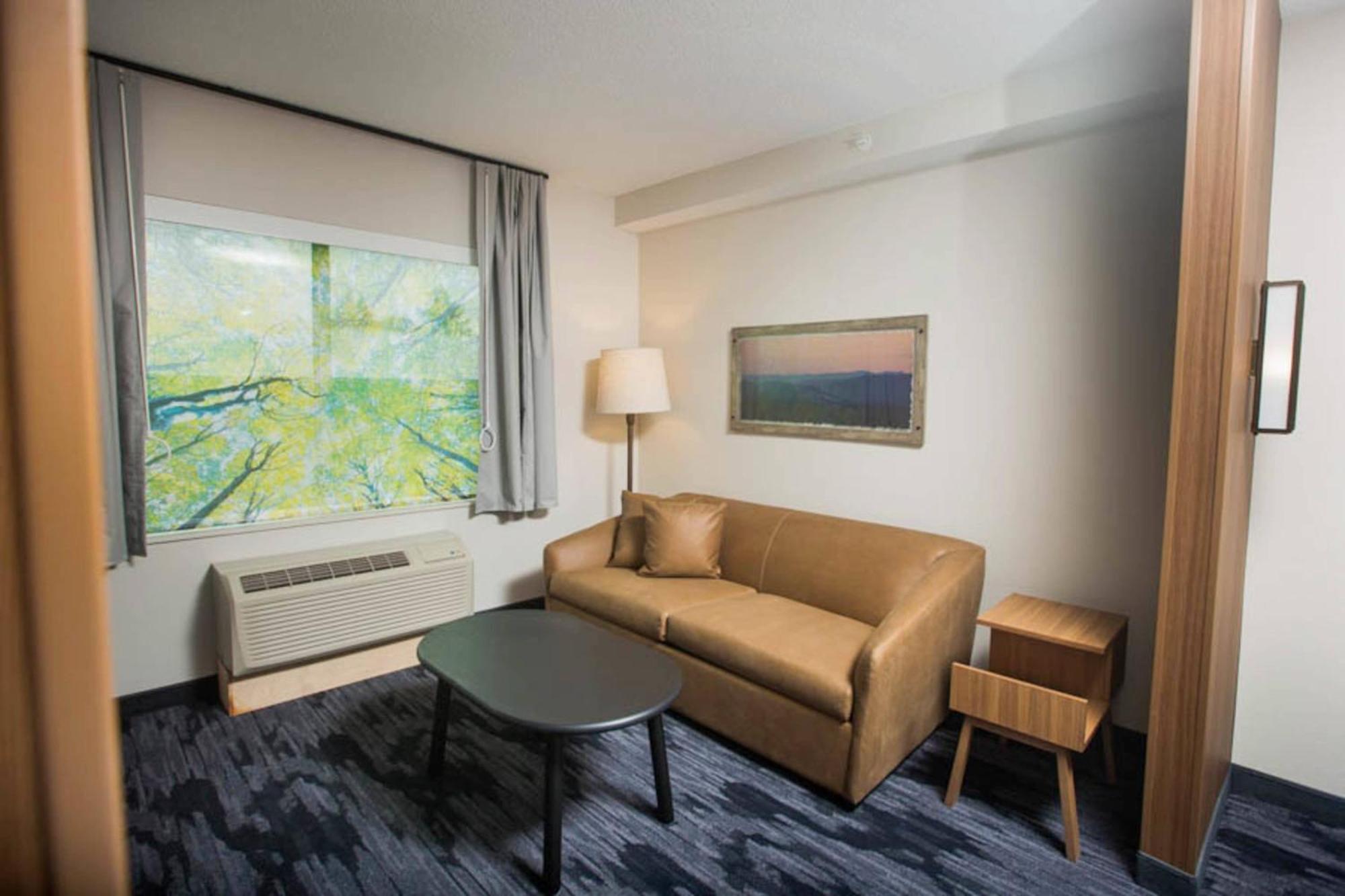 Fairfield Inn & Suites By Marriott Philadelphia Broomall/Newtown Square Exterior photo