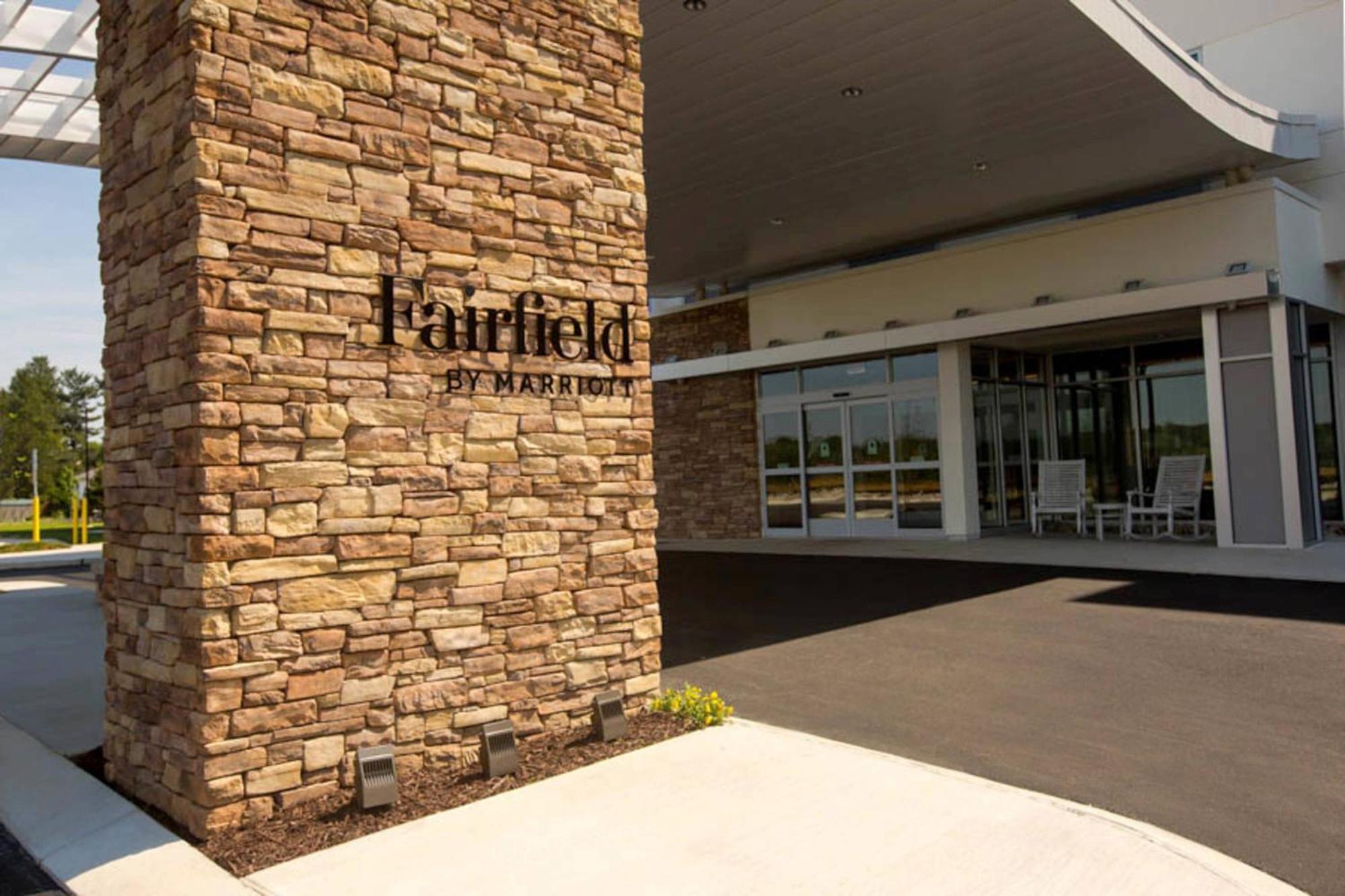 Fairfield Inn & Suites By Marriott Philadelphia Broomall/Newtown Square Exterior photo
