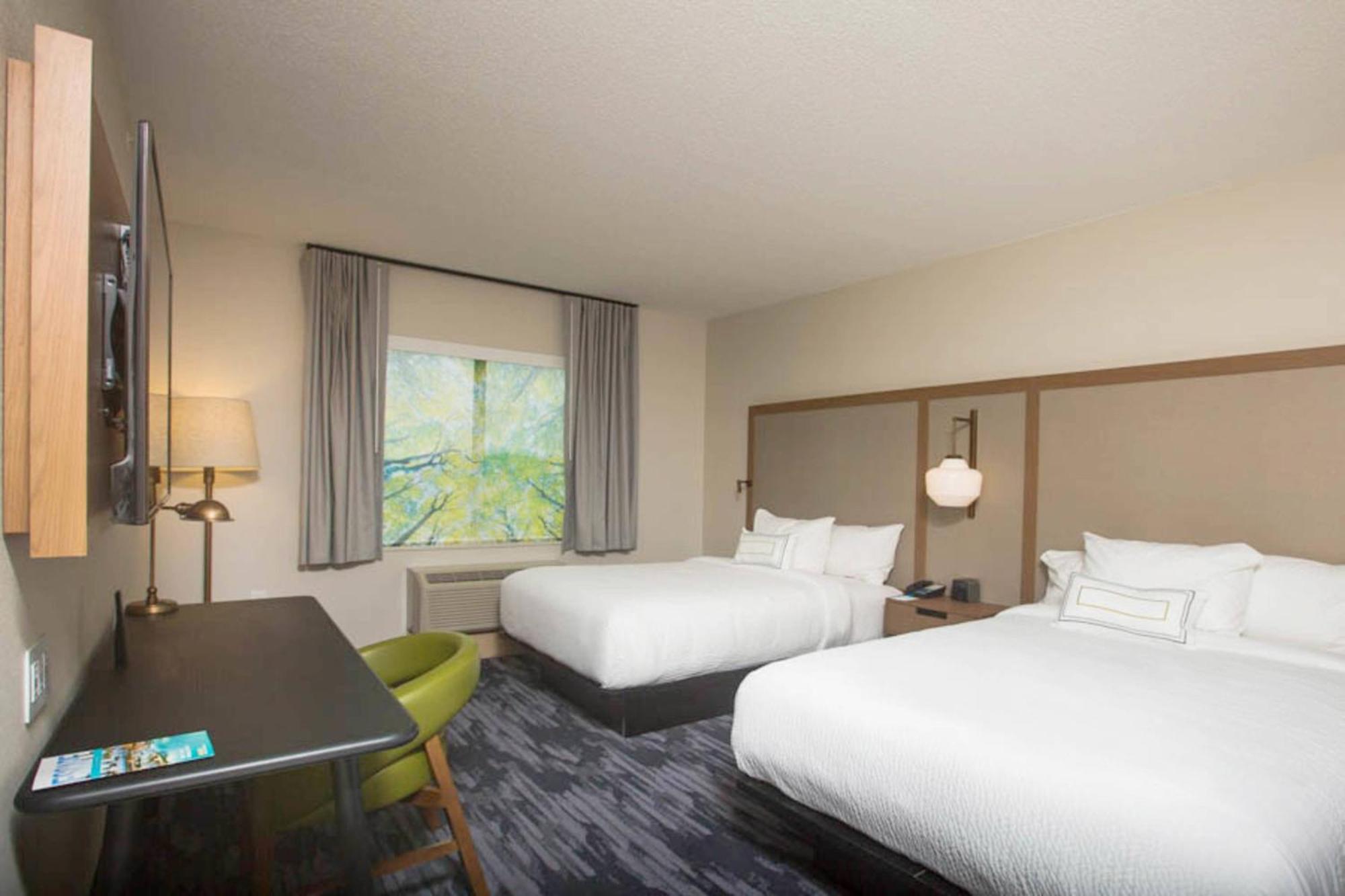 Fairfield Inn & Suites By Marriott Philadelphia Broomall/Newtown Square Exterior photo