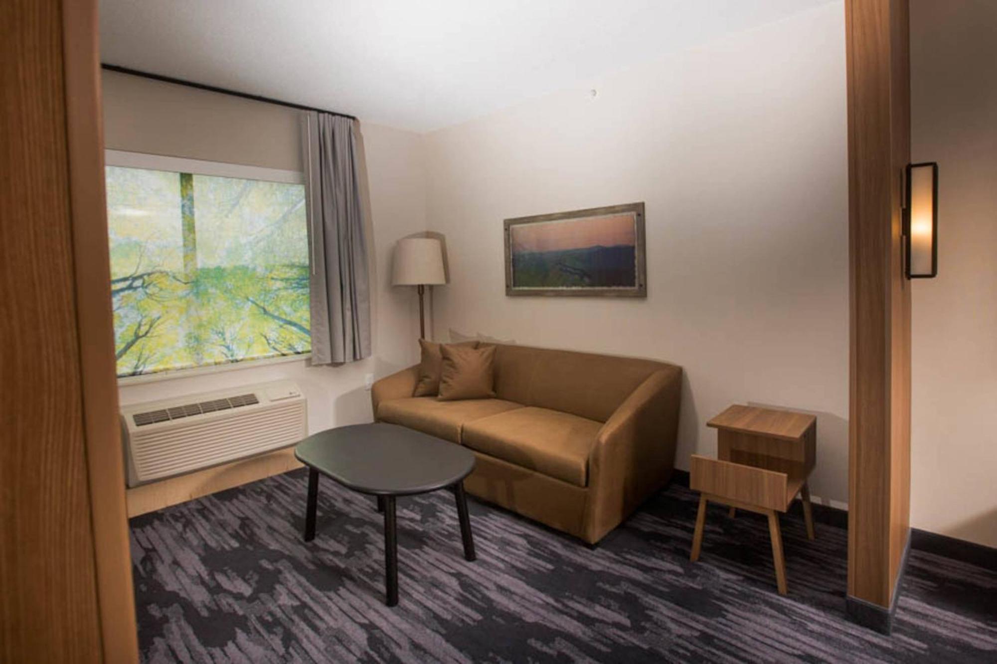 Fairfield Inn & Suites By Marriott Philadelphia Broomall/Newtown Square Exterior photo