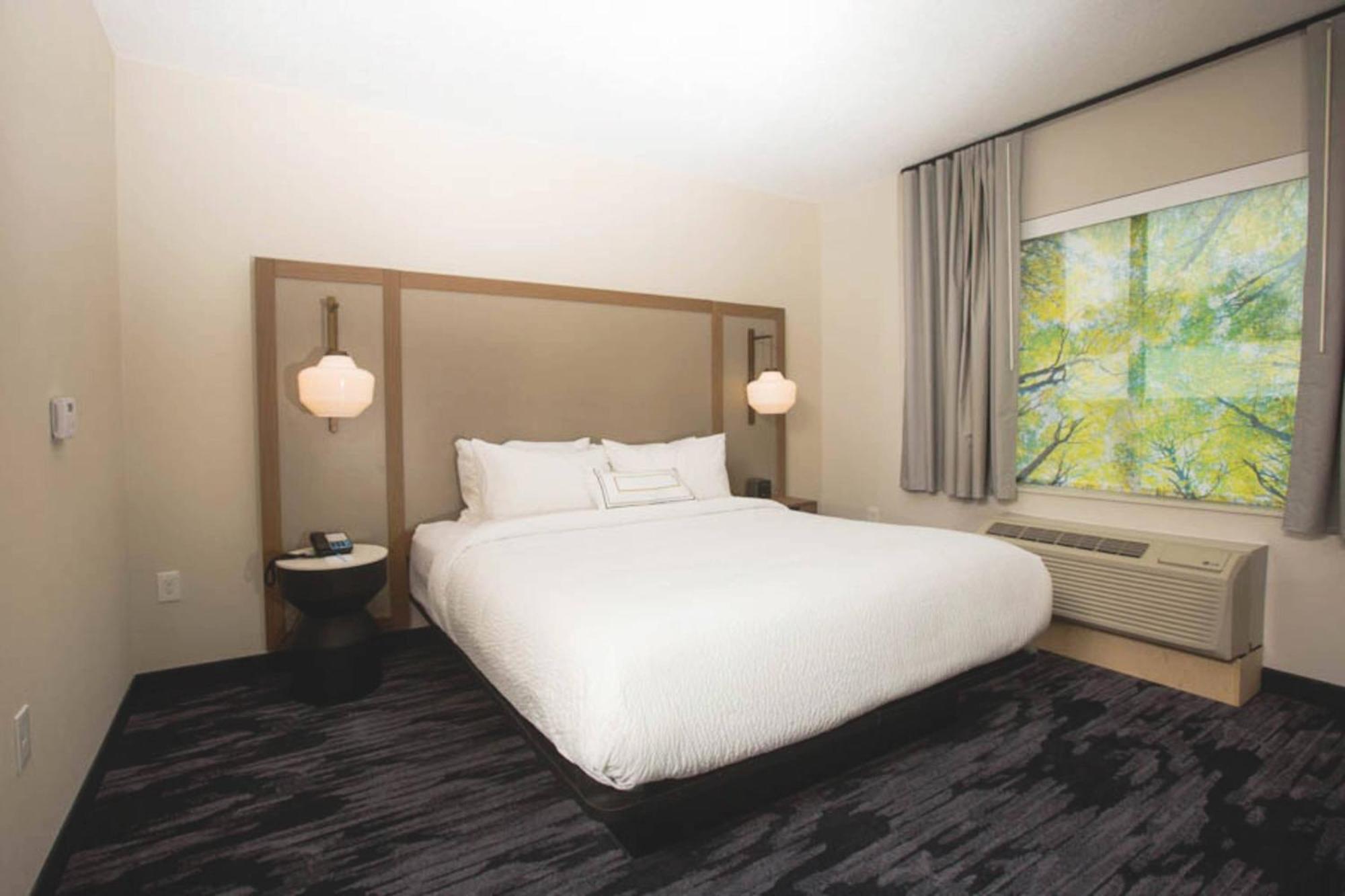 Fairfield Inn & Suites By Marriott Philadelphia Broomall/Newtown Square Exterior photo